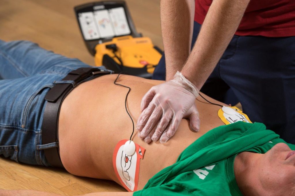 BLS AED SRC komplett Kantonal Freiburgischer Samariterverband