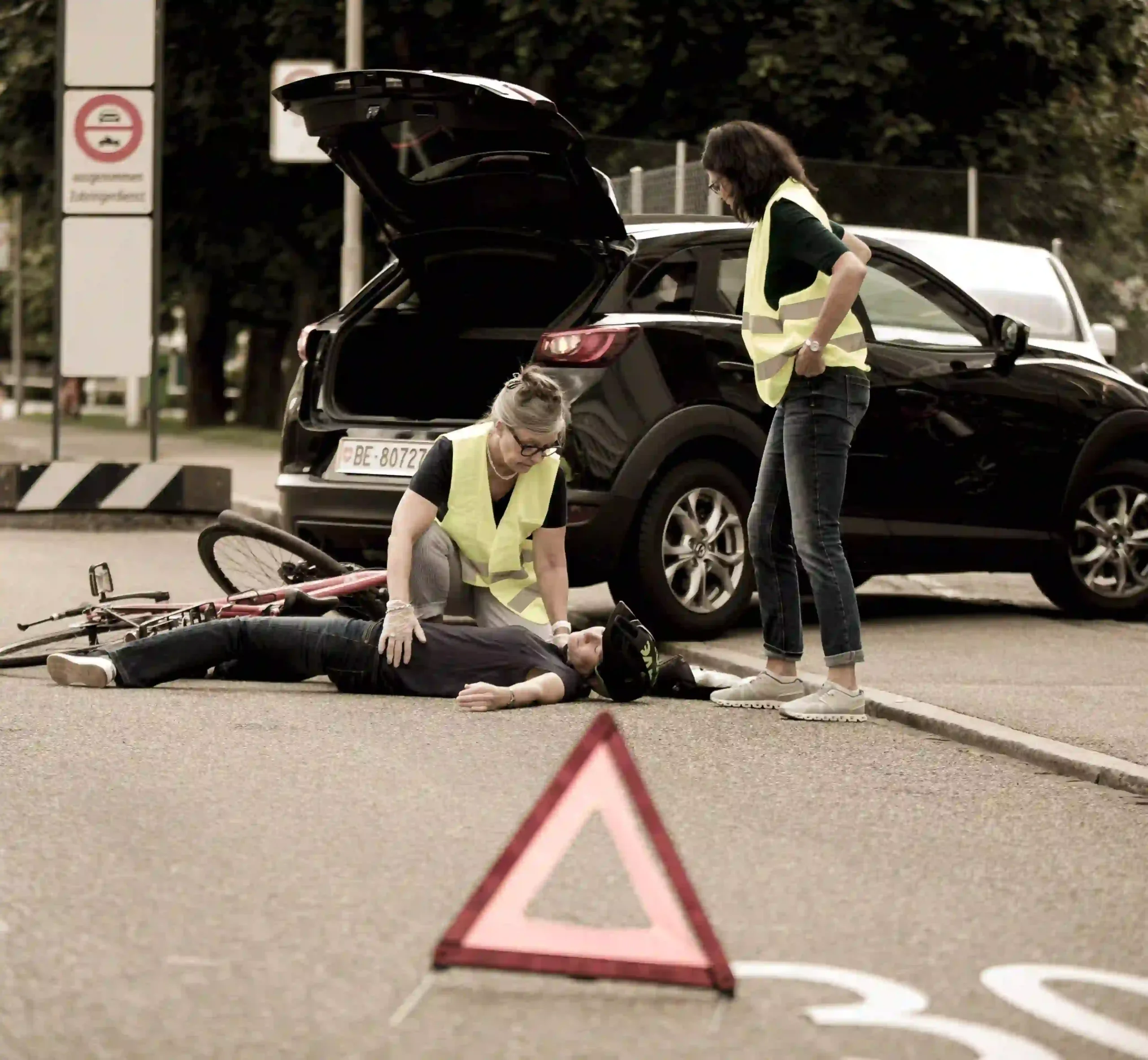 Erste Hilfe Verkehrdfghsunfall scaled Kantonal Freiburgischer Samariterverband